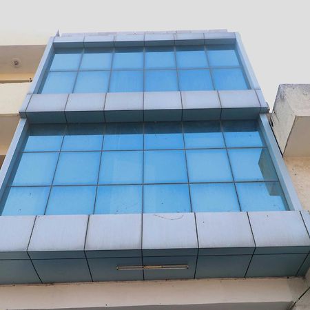 Oyo Hotel Aryan Plaza Chandīgarh Esterno foto