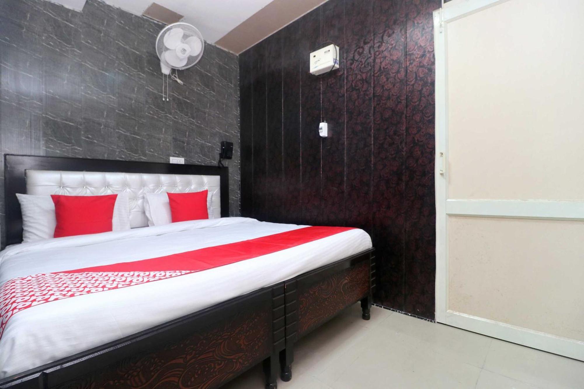 Oyo Hotel Aryan Plaza Chandīgarh Esterno foto
