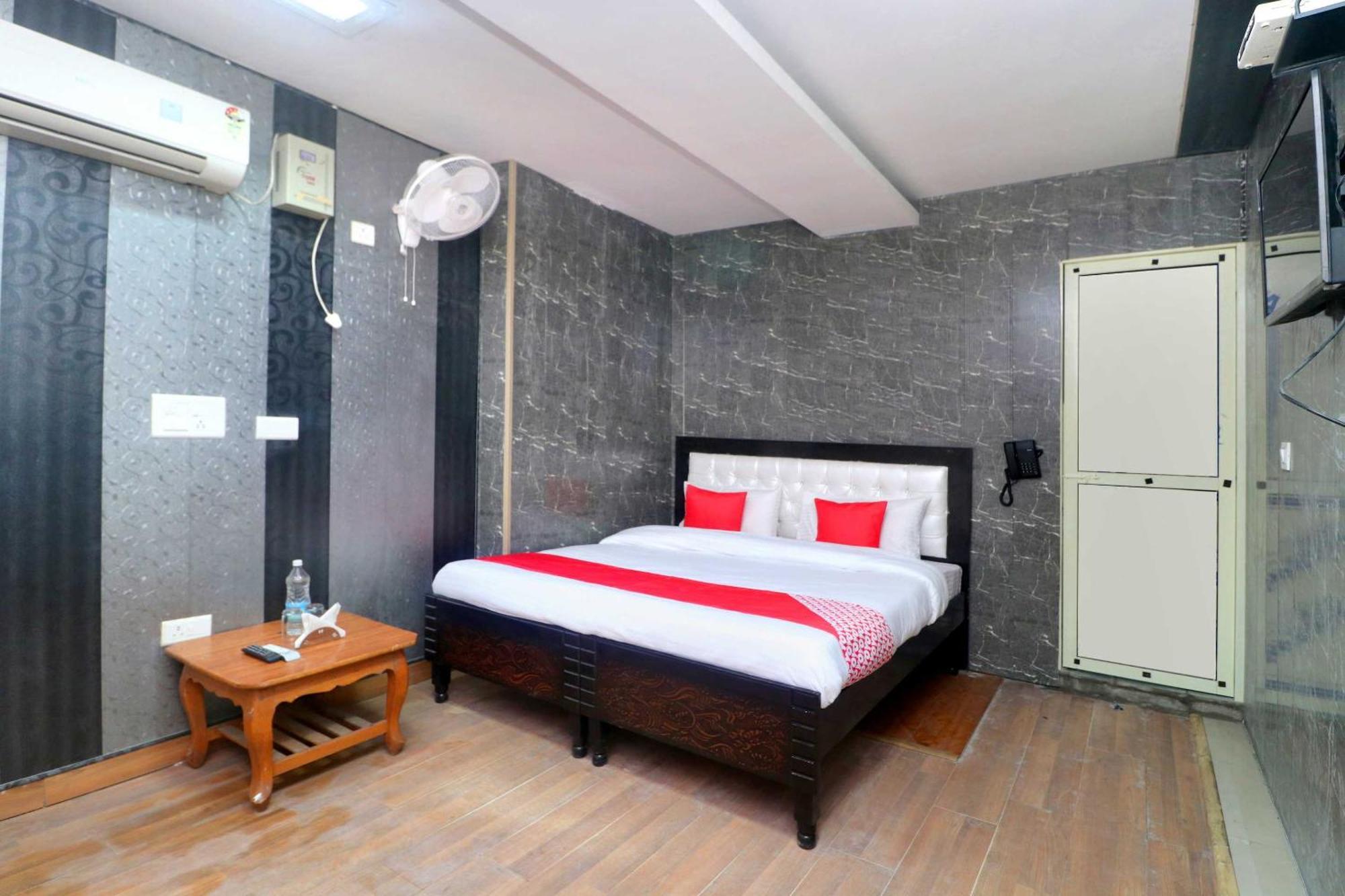 Oyo Hotel Aryan Plaza Chandīgarh Esterno foto
