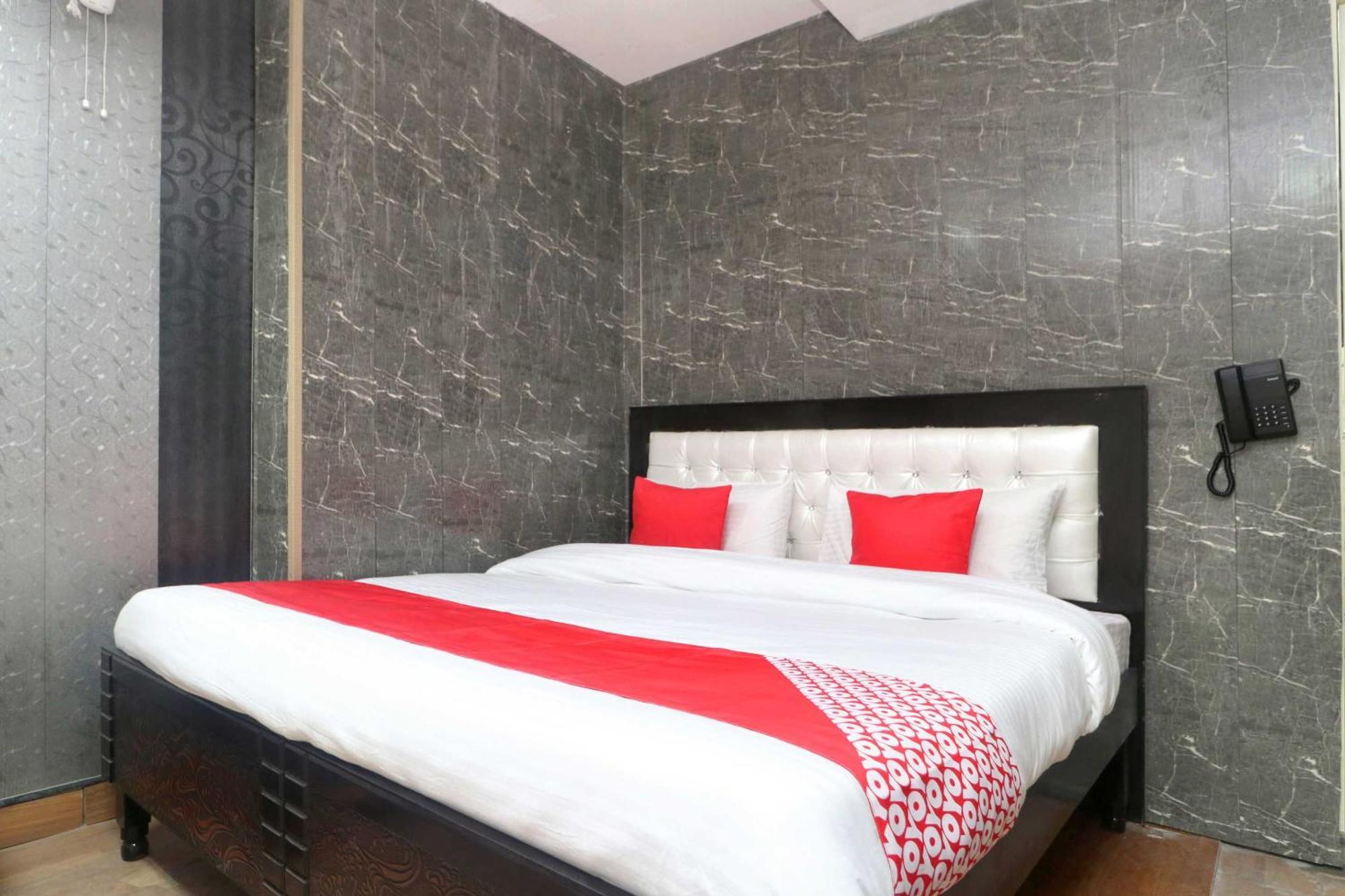 Oyo Hotel Aryan Plaza Chandīgarh Esterno foto