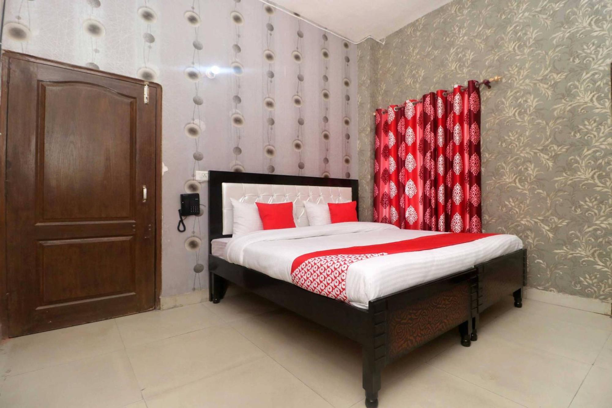Oyo Hotel Aryan Plaza Chandīgarh Esterno foto