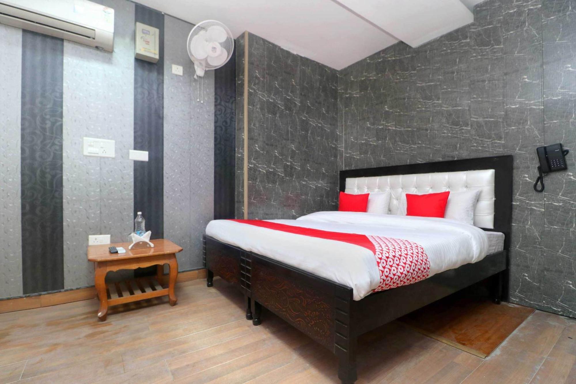 Oyo Hotel Aryan Plaza Chandīgarh Esterno foto
