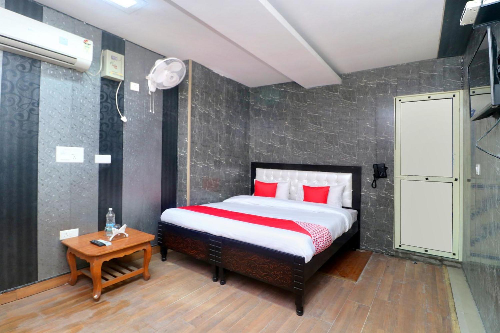 Oyo Hotel Aryan Plaza Chandīgarh Esterno foto