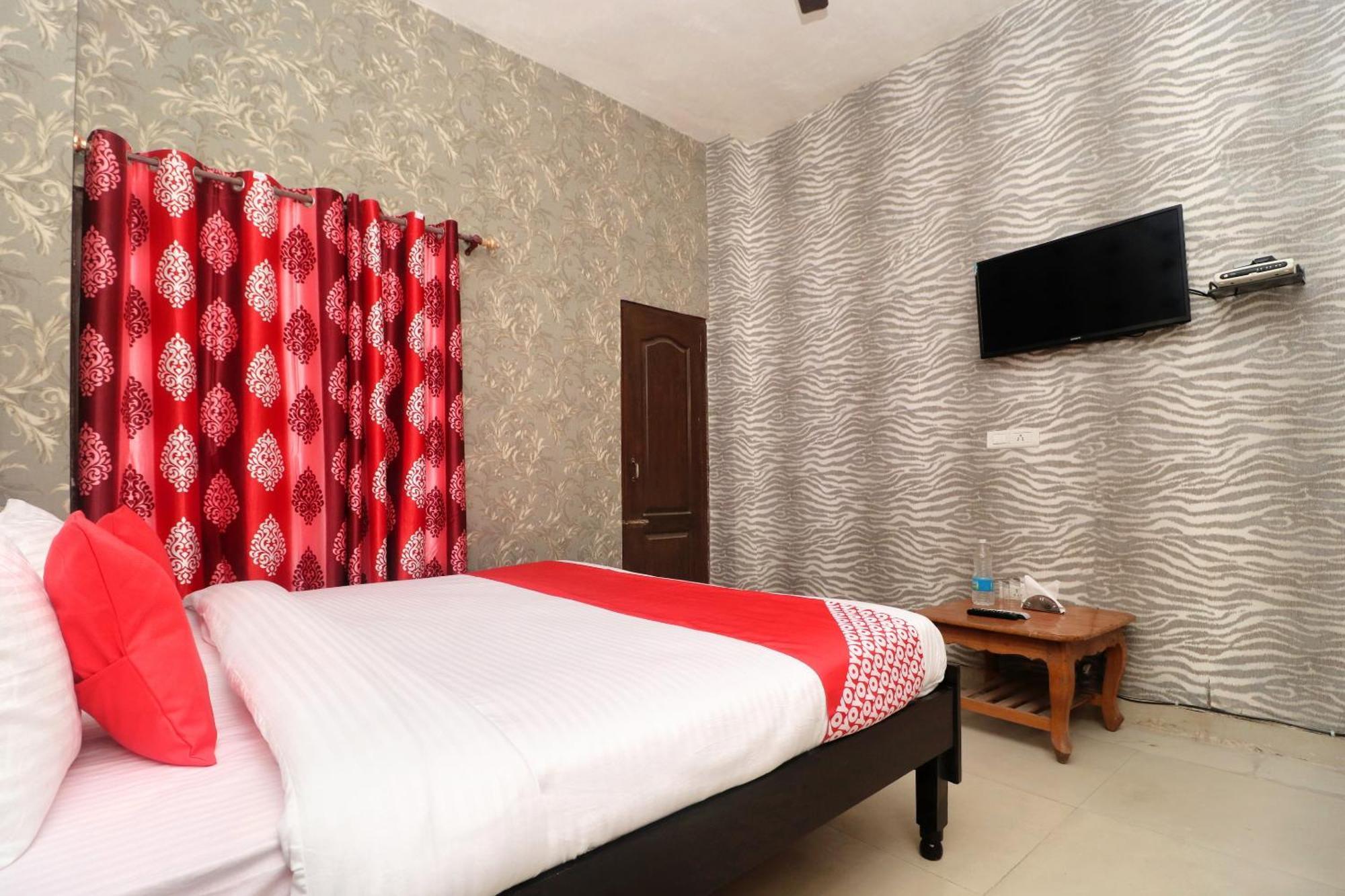 Oyo Hotel Aryan Plaza Chandīgarh Esterno foto