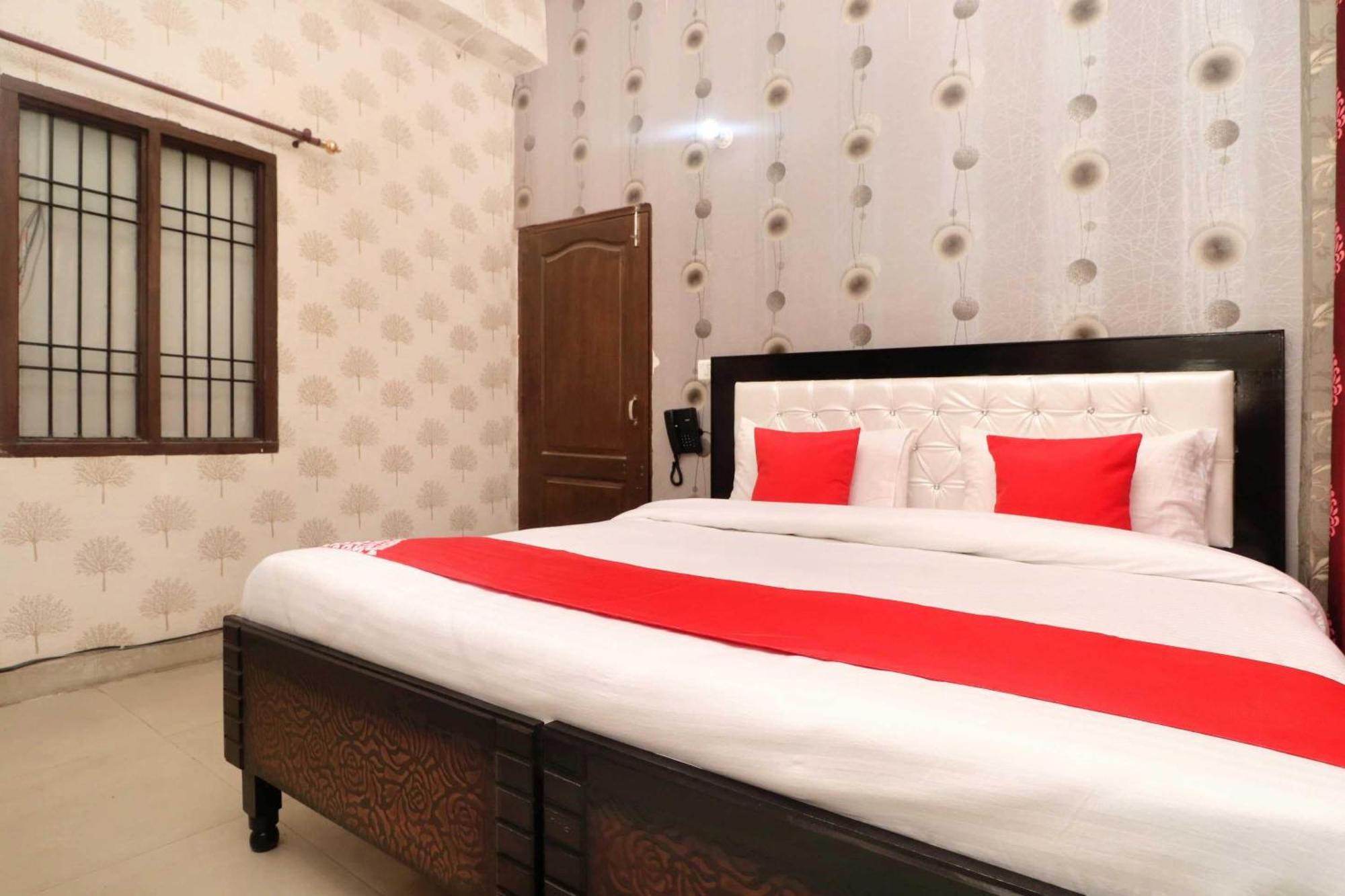 Oyo Hotel Aryan Plaza Chandīgarh Esterno foto