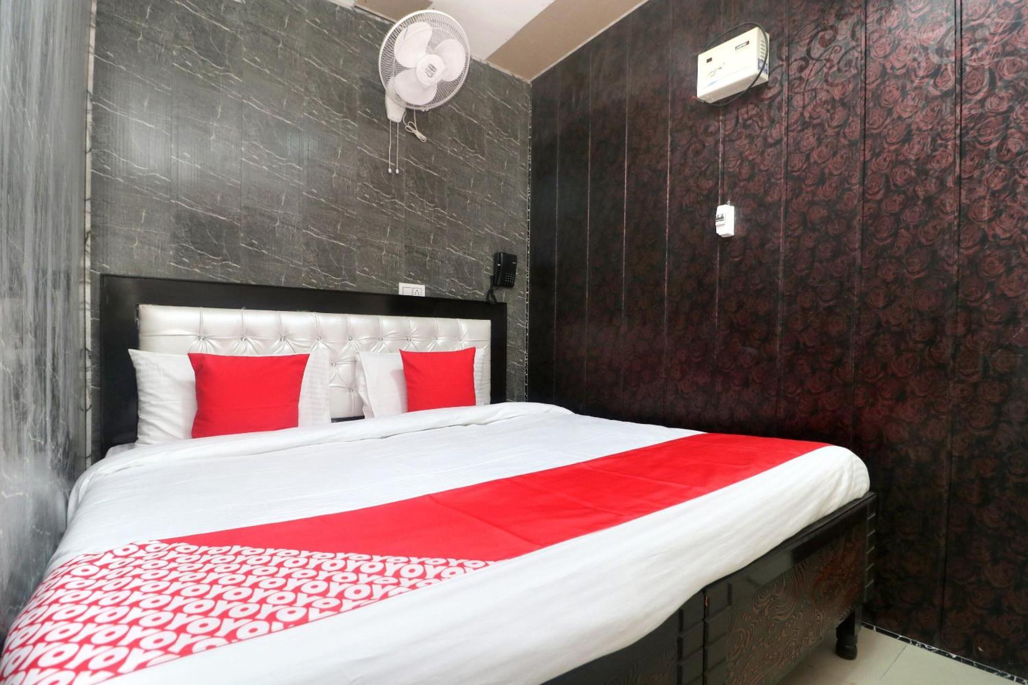 Oyo Hotel Aryan Plaza Chandīgarh Esterno foto